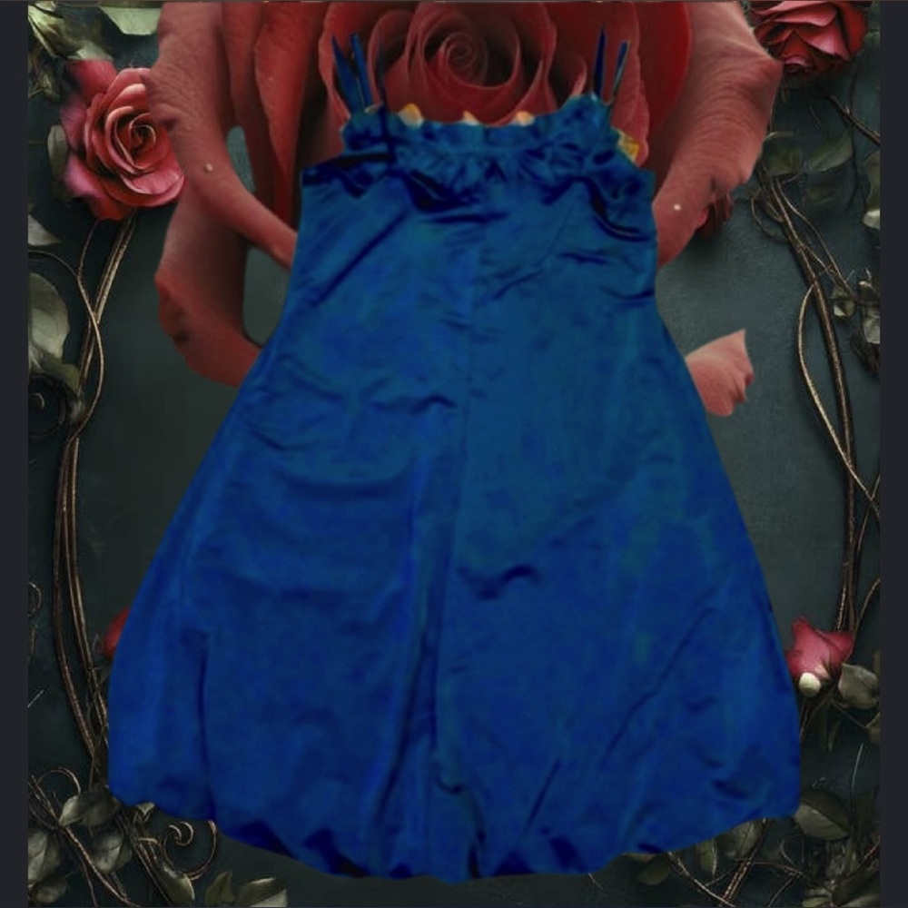 Cute! Too mi black flower, accented dress small